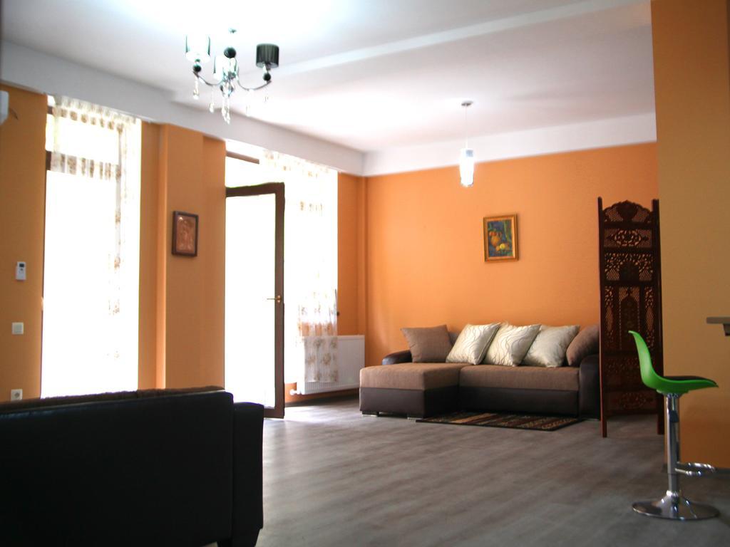 Apartment On Saadi Str Old טביליסי מראה חיצוני תמונה