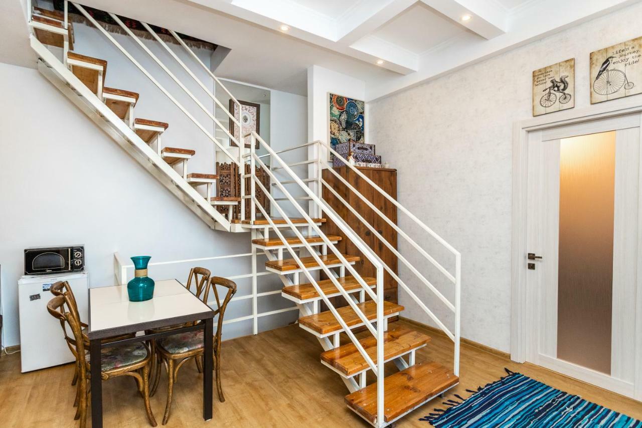 Apartment On Saadi Str Old טביליסי מראה חיצוני תמונה