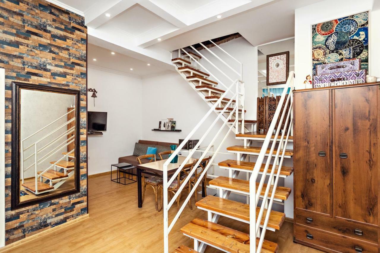Apartment On Saadi Str Old טביליסי מראה חיצוני תמונה